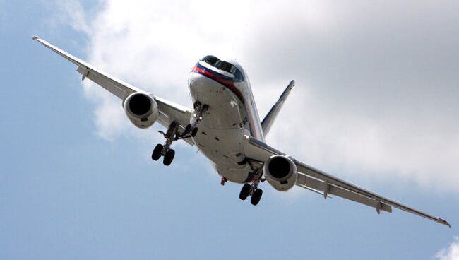 Самолет Sukhoi Superjet 100 