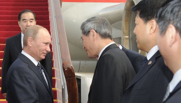 Премьер-министр РФ В.Путин прибыл с рабочим визитом в КНР