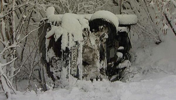 Пришедшие на Колыму мощные снегопады вызвали десятки автоаварий