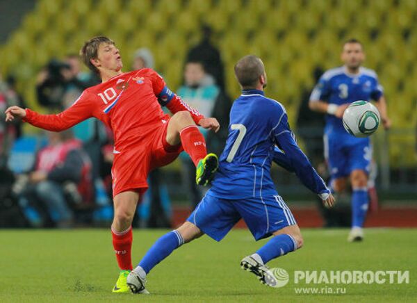 Игровой момент матча Россия - Андорра