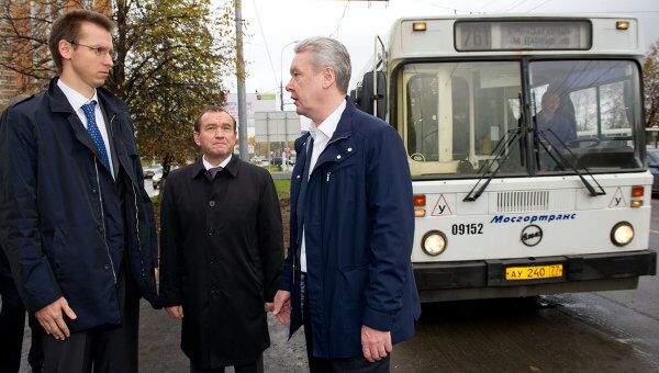 Мэр Москвы Сергей Собянин осмотрел выделенную полосу для общественного транспорта на Липецкой улице