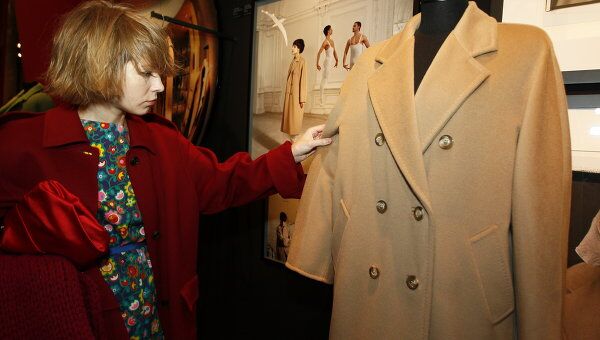 Дизайнер Вика Газинская на выставке Coats! Max Mara, 60 лет итальянской моды