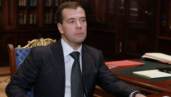 Медведев даст контрольным органам приказ проверить сельхозстраховщиков