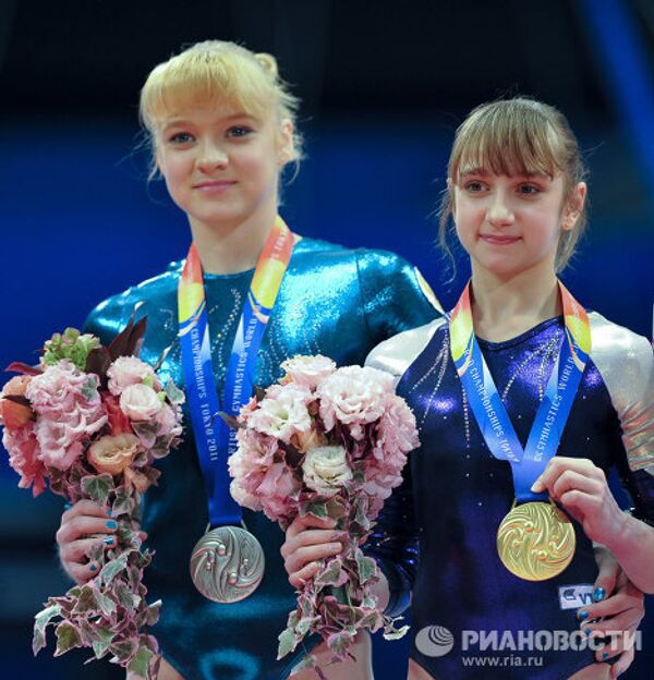Татьяна Набиева и Виктория Комова (слева направо)