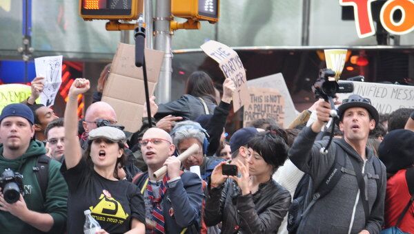 Протесты в Нью-Йорке на Таймс-сквер