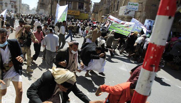 Йеменские силовики открыли огонь по демонстрантам в столице