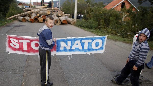 Акция протеста против действий НАТО в Косово