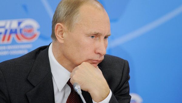 Премьер-министр РФ Владимир Путин на пленарном заседании Консультативного совета по иностранным инвестициям.