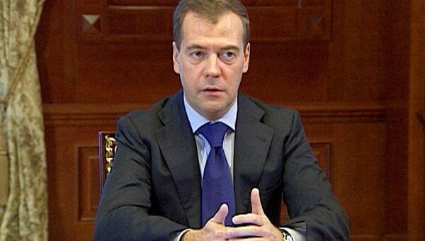 Медведев признал неэффективность прежних попыток децентрализации власти