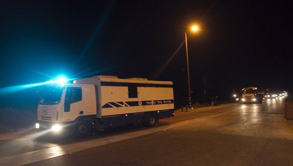 Cпециальные транспортные средства, выехавшие из тюрьмы Кциот с палестинскими заключенными