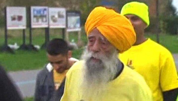 Столетний индиец пробежал 42 километра за восемь часов 