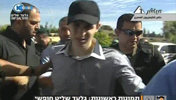 Гилад Шалит во вторник передан представителям израильских властей