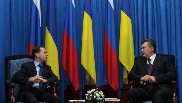 Президент РФ Д.Медведев встретился с президентом Украины В.Януковичем