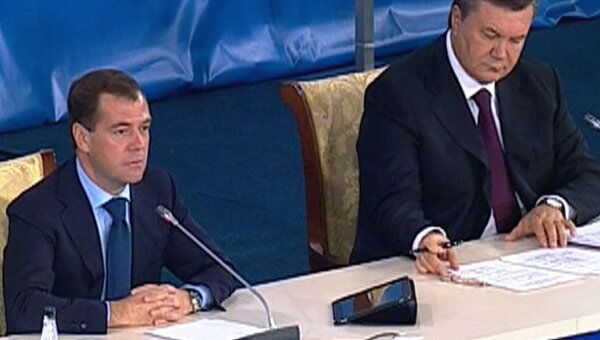 Медведев и Янукович обсудили предстоящий матч Шахтера с Зенитом