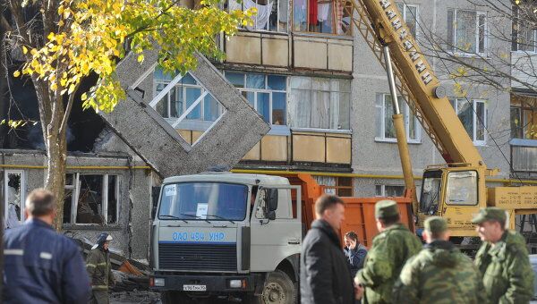 В Бронницах демонтируют перекрытия трех этажей рухнувшего дома