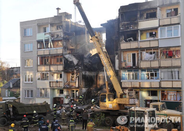 На месте взрыва газа в жилом доме в Бронницах