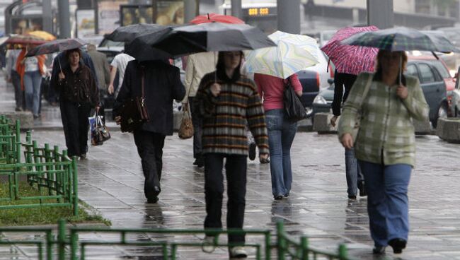 Сильный ливень и шквалистый ветер в Москве. Архив