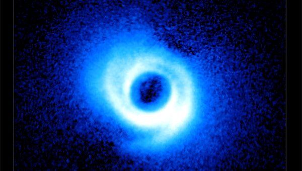 Пылевой диск со спиральными рукавами вокруг звезды SAO206462