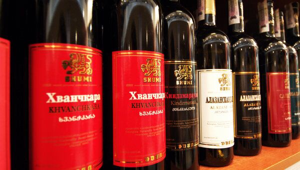 Роспотребнадзор обсудил с грузинскими виноделами возврат вина на рынок РФ.