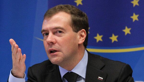 Медведев: директивы ЕС не должны мешать сотрудничать с РФ в энергетике