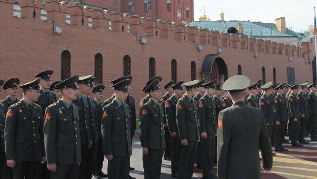 Военнослужащие почетного караула. Архив