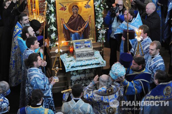 Прибытие пояса Пресвятой Богородицы в Санкт-Петербург