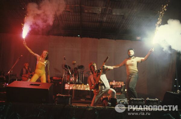 Эстрадное шоу рок-группы Цветы под руководством Стаса Намина на Фестивале советской популярной песни Ереван-81 (21-29 сентября 1981 года)