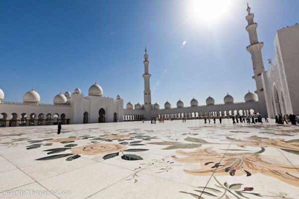 Белая Мечеть Шейха Заида Бин Султана Аль Нахьяна в Абу-Даби