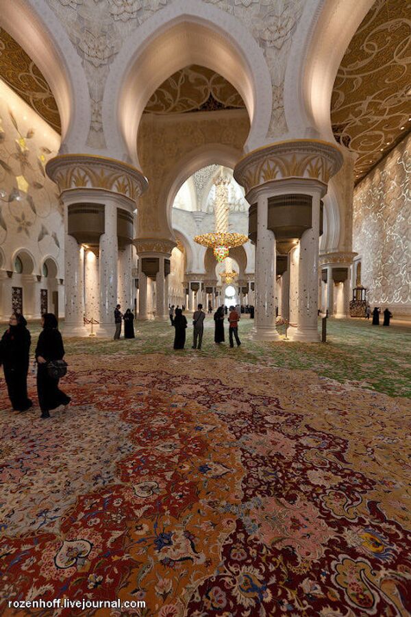 Белая Мечеть Шейха Заида Бин Султана Аль Нахьяна в Абу-Даби 