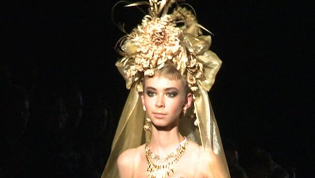 Льняная коллекция Зайцева открыла неделю моды в Москве