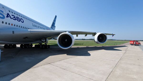 Самолет А380. Архив