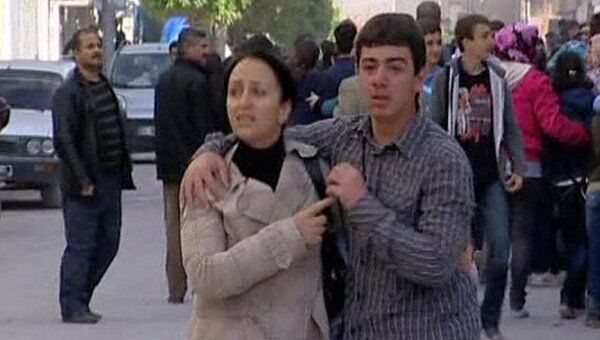 Землетрясение в Турции привело к панике на улицах. Видео с места ЧП