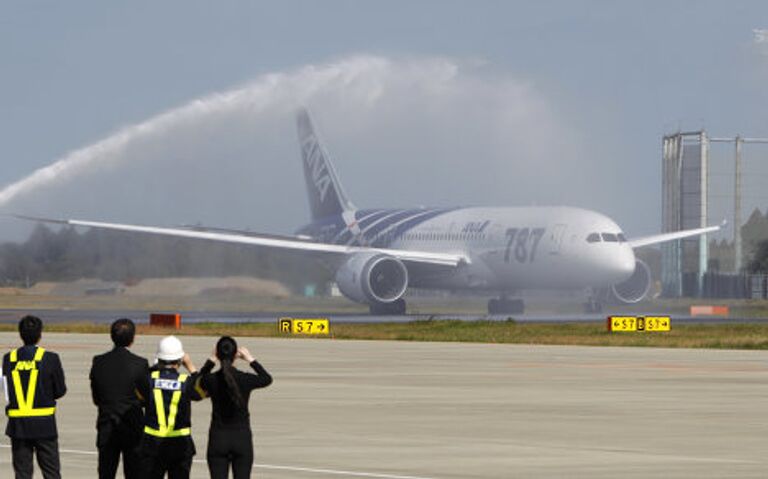 Первый платный полет Boeing-787 