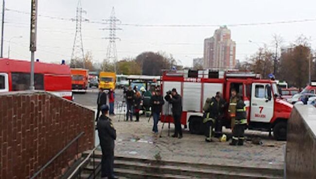 Пассажиры зеленой ветки московского метро не могли добраться в центр