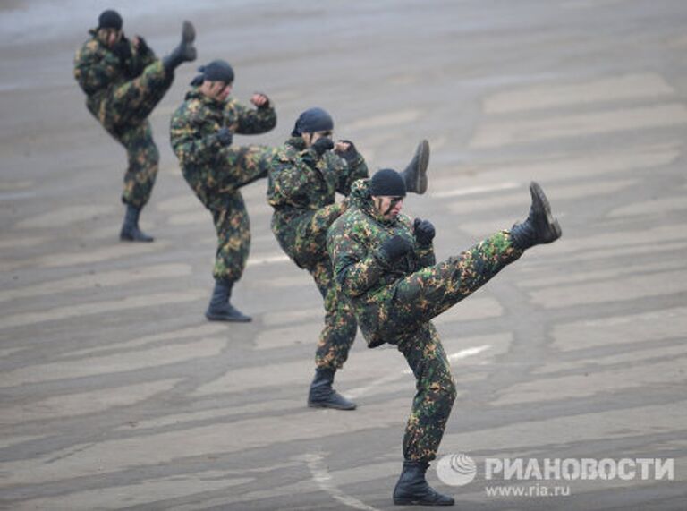 Показ техники в рамках выставки Интерполитех-2011