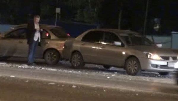 Ночная авария на Ярославском шоссе в Москве вызвала пробку на трассе