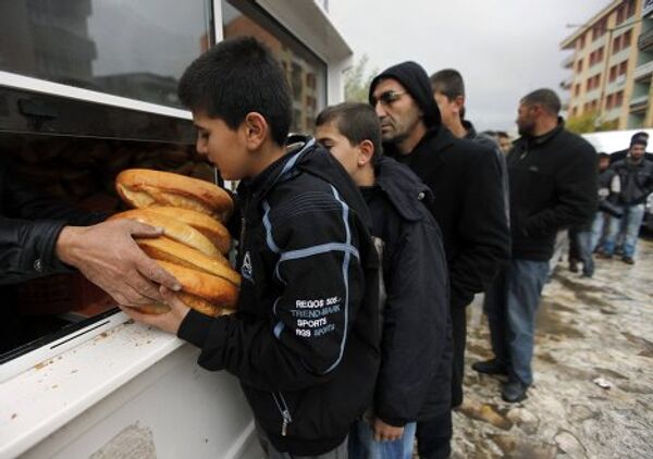 Помощь пострадавшим в результате землетрясения в турецкой провинции Ван 