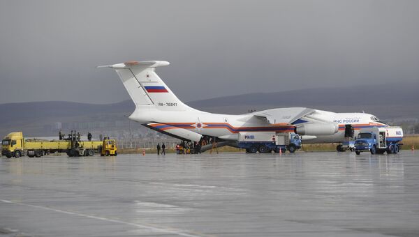 Самолет Ил-76 МЧС России, который доставил гуманитарный груз для пострадавших от землетрясения