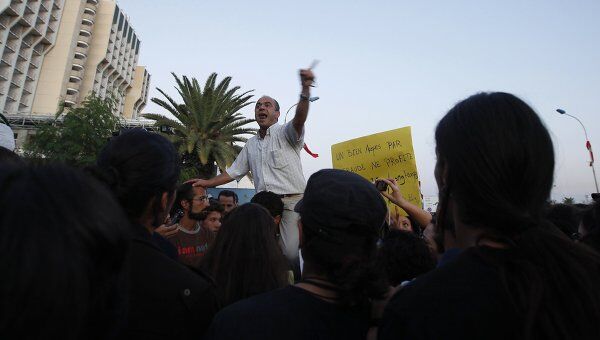 Демонстрации несогласных с результатами выборов в Тунисе