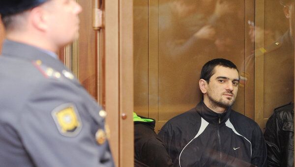 Подсудимый Аслан Черкесов во время судебного заседания по делу об убийстве футбольного болельщика Егора Свиридова