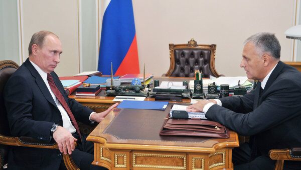 Встреча премьер-министра РФ Владимир Путина с Александром Хорошавиным