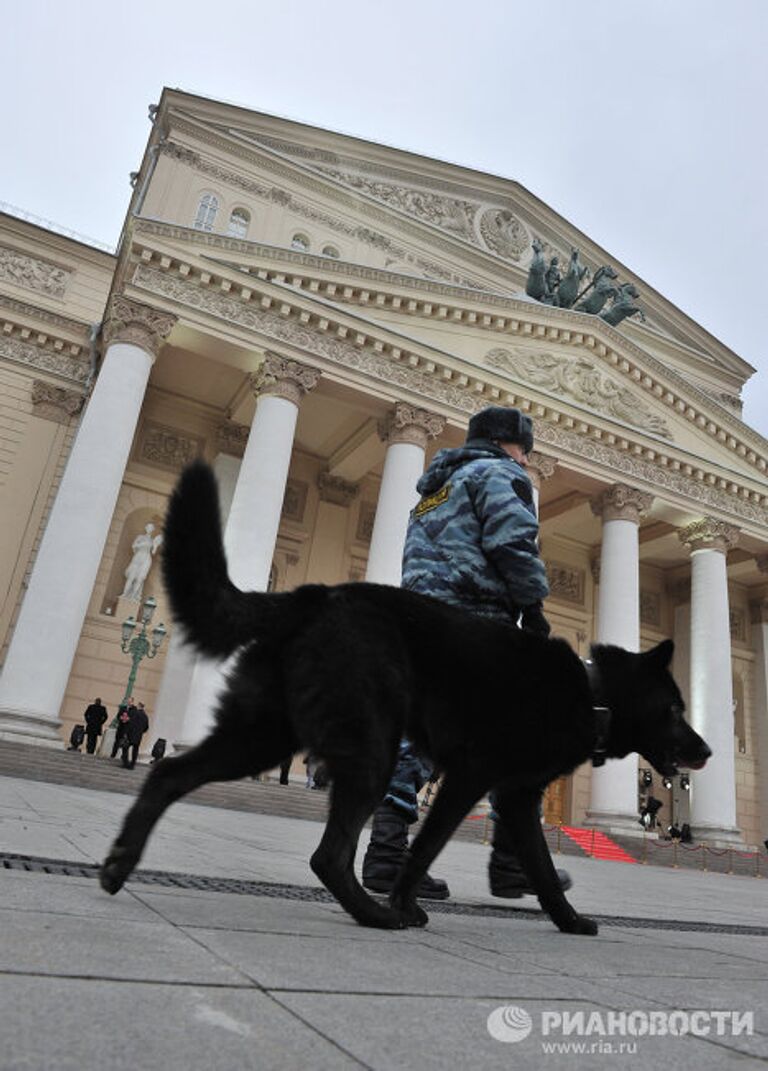 Подготовка к церемонии открытия Большого театра в Москве