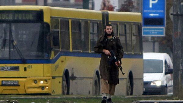 Исламист обстрелял посольство США в Сараево