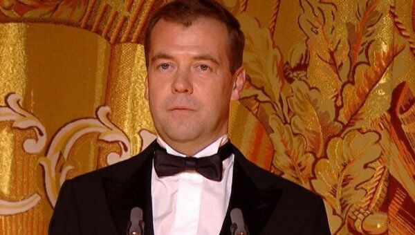 Медведев назвал Большой театр самым великим российским брендом   