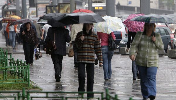 Дождь и шквалистый ветер в Москве