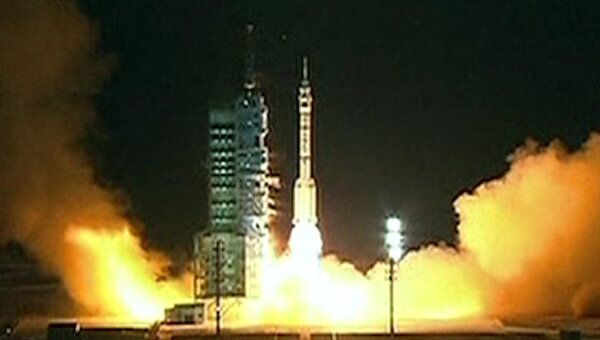 Космический беспилотник запустили в КНР. Кадры старта Шеньчжоу-8