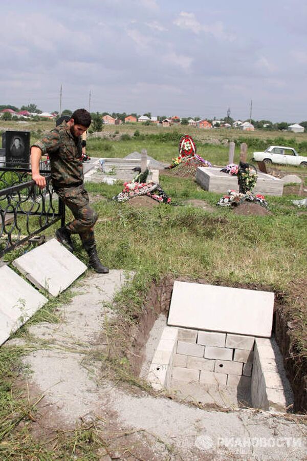 Похороны погибшего в Южной Осетии ополченца