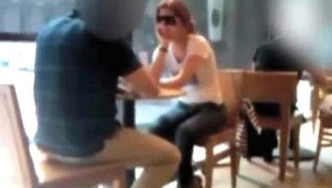 Агенты ФБР снимали Чапман скрытой камерой в магазинах и кафе