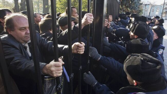 Митинг ликвидаторов аварии на Чернобыльской АЭС возле здания Верховной Рады Украины в Киеве 