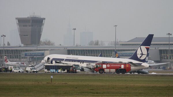 Самолет польской национальной авиакомпании LOT аварийно сел в международном аэропорту Варшавы